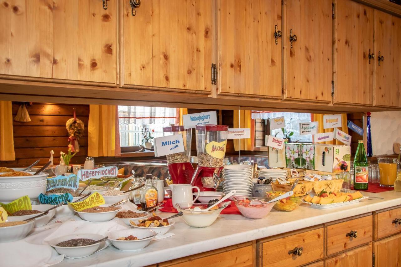 Fruehstuecks- Pension Sonnblickhof Rauris Dış mekan fotoğraf